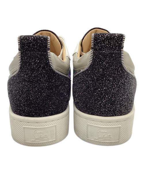 Christian Louboutin（クリスチャン・ルブタン）Christian Louboutin (クリスチャン・ルブタン) HAPPYRUI SPIKES ホワイト サイズ:42の古着・服飾アイテム