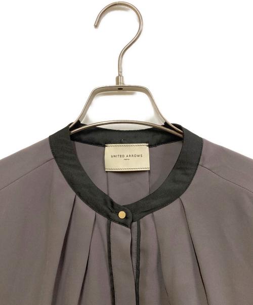 UNITED ARROWS（ユナイテッドアローズ）UNITED ARROWS (ユナイテッドアローズ) バイカラー パイピング ブラウス カーキ サイズ:FREEの古着・服飾アイテム