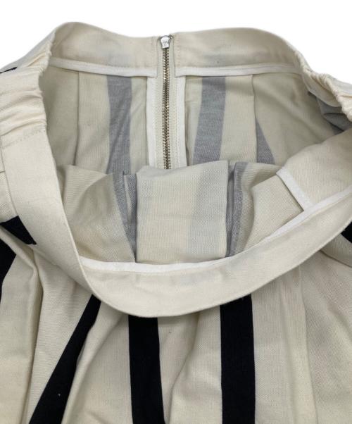 YORI（ヨリ）YORI (ヨリ) ストライプフレアスカート アイボリー サイズ:36の古着・服飾アイテム