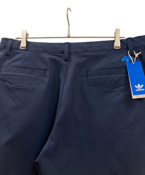 adidas（アディダス）adidas (アディダス) ROLLING LINKS ツイストウィーブ ワイドショーツ ネイビー サイズ:92cm 未使用品の古着・服飾アイテム