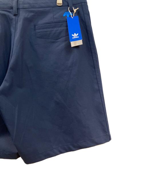 adidas（アディダス）adidas (アディダス) ROLLING LINKS ツイストウィーブ ワイドショーツ ネイビー サイズ:92cm 未使用品の古着・服飾アイテム
