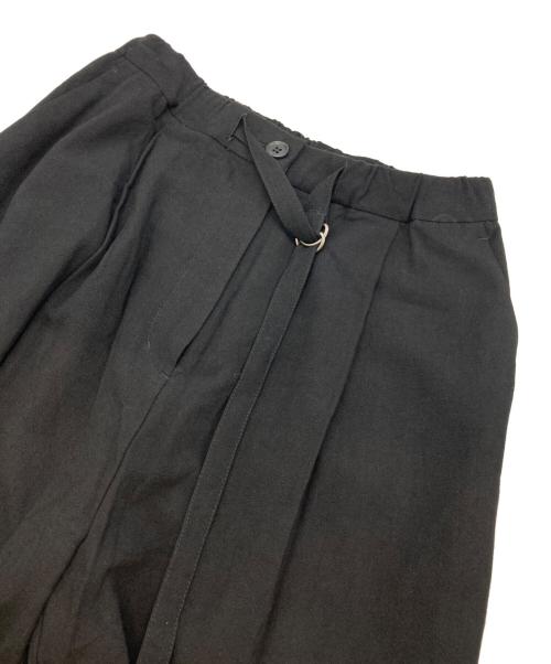 CLANE（クラネ）CLANE (クラネ) BELTED LOOSE STRAIGHT PANTS ブラック サイズ:1 未使用品の古着・服飾アイテム