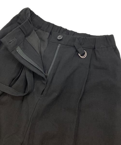 CLANE（クラネ）CLANE (クラネ) BELTED LOOSE STRAIGHT PANTS ブラック サイズ:1 未使用品の古着・服飾アイテム