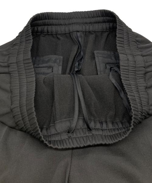 icB（アイシービー）icB (アイシービー) ウォームサテン ドロストパンツ ブラック サイズ:4の古着・服飾アイテム