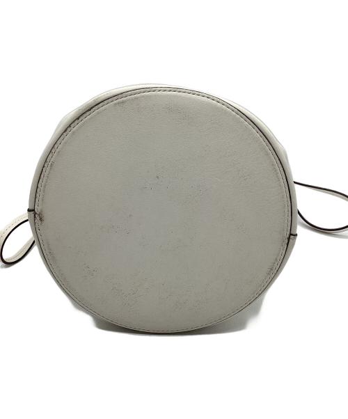 J&M DAVIDSON（ジェイ＆エム デヴィッドソン）J&M DAVIDSON (ジェイ＆エム デヴィッドソン) トートバッグ　MINI DAISY WITH STUDS ホワイトの古着・服飾アイテム