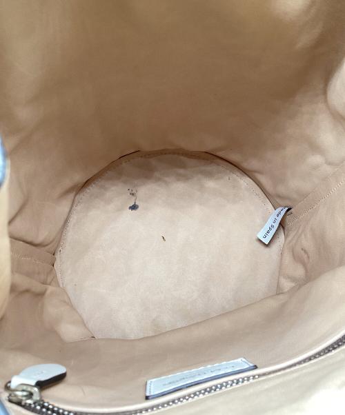 J&M DAVIDSON（ジェイ＆エム デヴィッドソン）J&M DAVIDSON (ジェイ＆エム デヴィッドソン) トートバッグ　MINI DAISY WITH STUDS ホワイトの古着・服飾アイテム