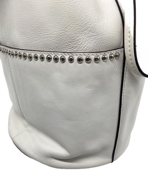 J&M DAVIDSON（ジェイ＆エム デヴィッドソン）J&M DAVIDSON (ジェイ＆エム デヴィッドソン) トートバッグ　MINI DAISY WITH STUDS ホワイトの古着・服飾アイテム