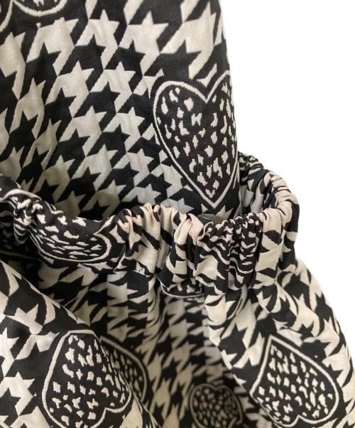 Maglie le cassetto（マーリエ ル カセット）Maglie le cassetto (マーリエ ル カセット) 千鳥×ハートジャガードスカート ブラック サイズ:5の古着・服飾アイテム