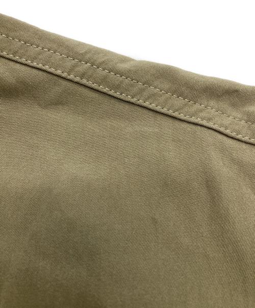 23区（ニジュウサンク）23区 (ニジュウサンク) ミリタリーコットンギャバ シャツ カーキ サイズ:32の古着・服飾アイテム