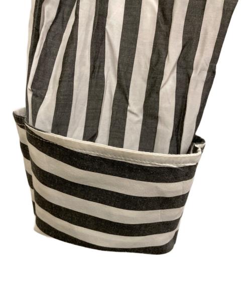 Adam et Rope（アダム エ ロペ）Adam et Rope (アダム エ ロペ) ウエストシェイプギャザーシャツ グレー サイズ:FREEの古着・服飾アイテム