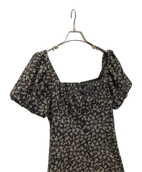 JILL STUART（ジルスチュアート）JILL STUART (ジルスチュアート) スモールフラワープリントワンピース ブラック サイズ:SIZE4 未使用品の古着・服飾アイテム