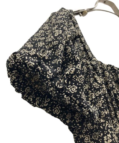 JILL STUART（ジルスチュアート）JILL STUART (ジルスチュアート) スモールフラワープリントワンピース ブラック サイズ:SIZE4 未使用品の古着・服飾アイテム
