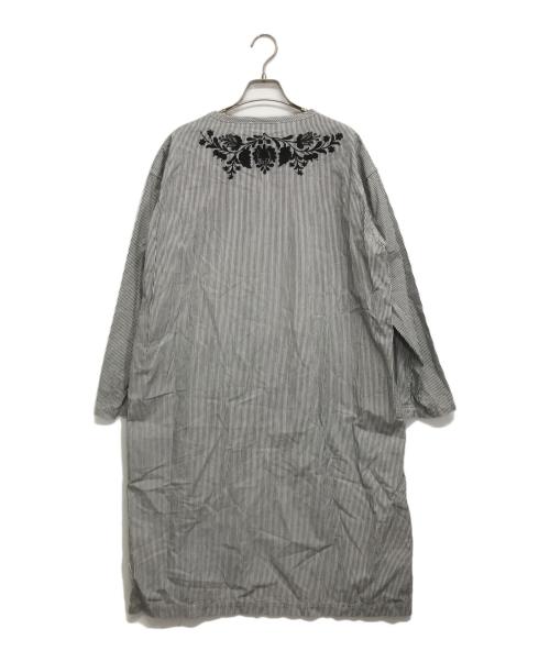 BEARDSLEY（ビアズリー）BEARDSLEY (ビアズリー) 花柄刺繍ストライプワンピース ネイビー サイズ:Fの古着・服飾アイテム