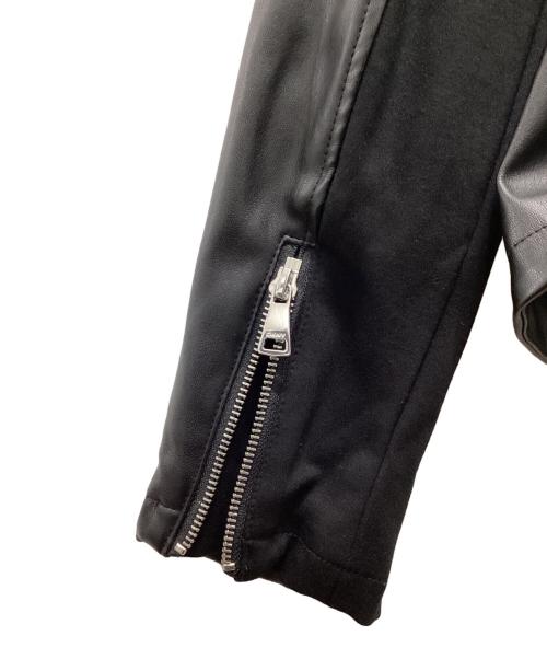 DKNY（ダナキャランニューヨーク）DKNY (ダナキャランニューヨーク) ペプラム フェイクレザー切替ジャケット ブラック サイズ:Sの古着・服飾アイテム