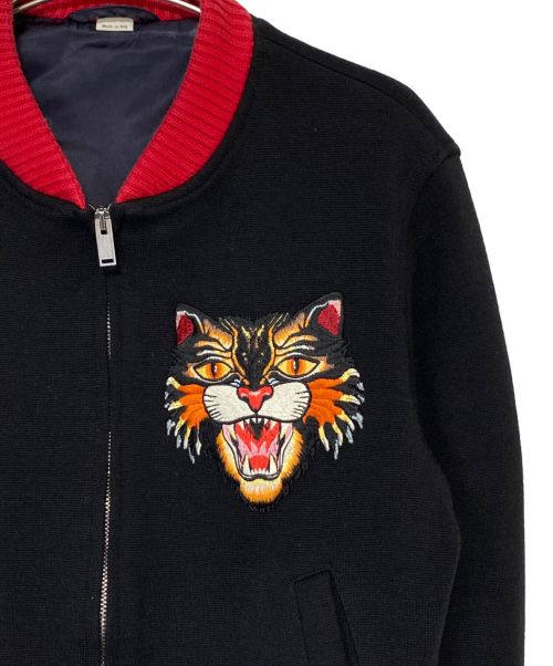 GUCCI（グッチ）GUCCI (グッチ) アングリーキャットワッペン スタジャン ブラック×レッド サイズ:46の古着・服飾アイテム