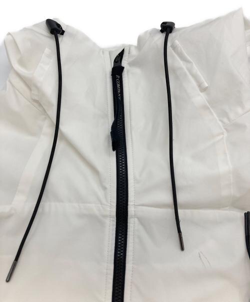 C.P COMPANY（シーピーカンパニー）C.P COMPANY (シーピーカンパニー) PRO-TEK HOODED PARKA FULL ZIP JACKET ホワイト サイズ:48の古着・服飾アイテム