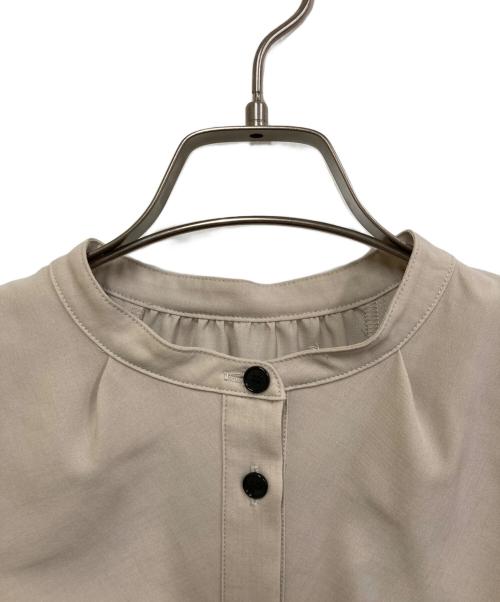 UNITED TOKYO（ユナイテッドトーキョー）UNITED TOKYO (ユナイテッドトーキョー) ケープカラーブラウス ベージュ サイズ:FREEの古着・服飾アイテム