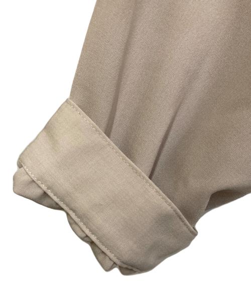 UNITED TOKYO（ユナイテッドトーキョー）UNITED TOKYO (ユナイテッドトーキョー) ケープカラーブラウス ベージュ サイズ:FREEの古着・服飾アイテム