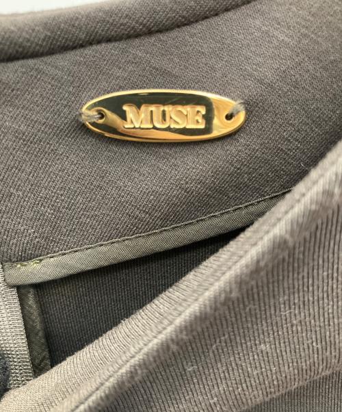 MUSE de Deuxieme Classe（ミューズ ドゥーズィエム クラス）MUSE de Deuxieme Classe (ミューズ ドゥーズィエム クラス) dumblefit クルーネック プルオーバー カーキ サイズ:フリーの古着・服飾アイテム