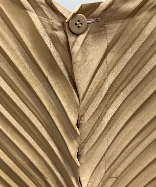 ISSEY MIYAKE（イッセイミヤケ）ISSEY MIYAKE (イッセイミヤケ) ノースリーブワンピース ベージュ サイズ:2の古着・服飾アイテム