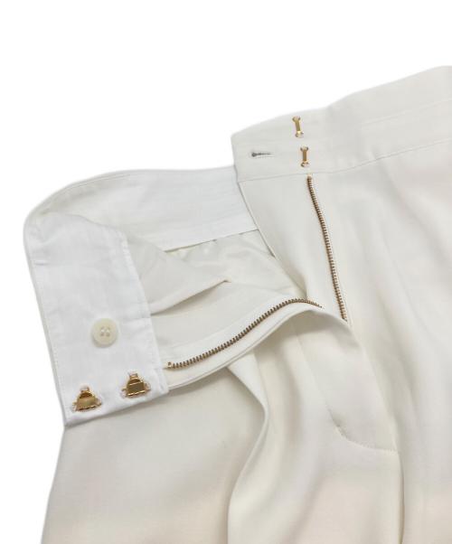 Noble（ノーブル）Noble (ノーブル) ドレープサテンダブルベルトハーフパンツ ホワイト サイズ:38の古着・服飾アイテム