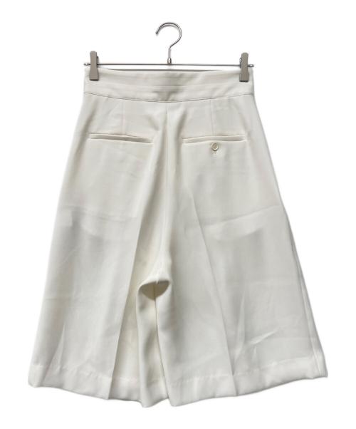 Noble（ノーブル）Noble (ノーブル) ドレープサテンダブルベルトハーフパンツ ホワイト サイズ:38の古着・服飾アイテム