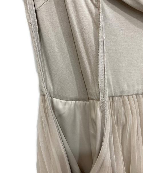 Snidel（スナイデル）Snidel (スナイデル) カットコンビチュールドレス ベージュ 未使用品の古着・服飾アイテム