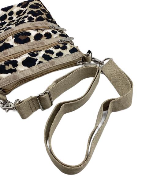 LeSportsac（レスポートサック）LeSportsac (レスポートサック) 3 ZIP CROSSBODYフラクセンレオパード ベージュの古着・服飾アイテム
