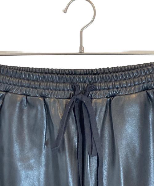 MELITTA BAUMEISTER（メリッタ バウマイスター）MELITTA BAUMEISTER (メリッタ バウマイスター) MELITTA BAUMEISTER フェイクレザー パンツ ブラック サイズ:SIZE 0の古着・服飾アイテム