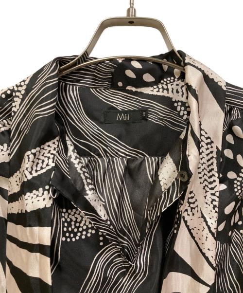 M・Fil（エムフィル）M・fil (エムフィル) フラワープリントボウタイブラウス ブラック×ホワイト サイズ:SIZE 38の古着・服飾アイテム