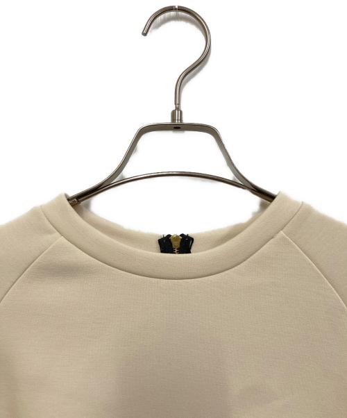 UNFILO（アンフィーロ）UNFILO (アンフィーロ) BEAUTY FORM JERSEY バックZIPプルオーバー ベージュ サイズ:Mの古着・服飾アイテム