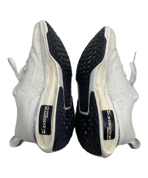 NIKE（ナイキ）NIKE (ナイキ) ZoomX Invincible 3 オフホワイト サイズ:24の古着・服飾アイテム