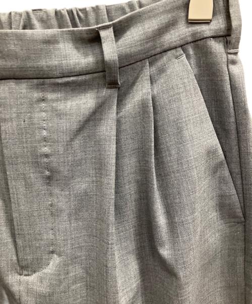 FRAMeWORK（フレームワーク）FRAMeWORK (フレームワーク) ウォッシャブルTWタックワイドパンツ グレー サイズ:36の古着・服飾アイテム