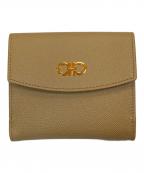 Salvatore Ferragamoサルヴァトーレ フェラガモ）の古着「ダブルガンチーニ レザーコンパクトウォレット」｜ベージュ