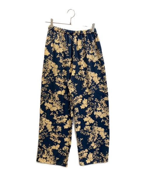 6(ROKU) BEAUTY&YOUTH（ロク ビューティーアンドユース）6(ROKU) BEAUTY&YOUTH (ロク ビューティーアンドユース) SATIN FLOWER PRINT PANTS ネイビー サイズ:38 未使用品の古着・服飾アイテム