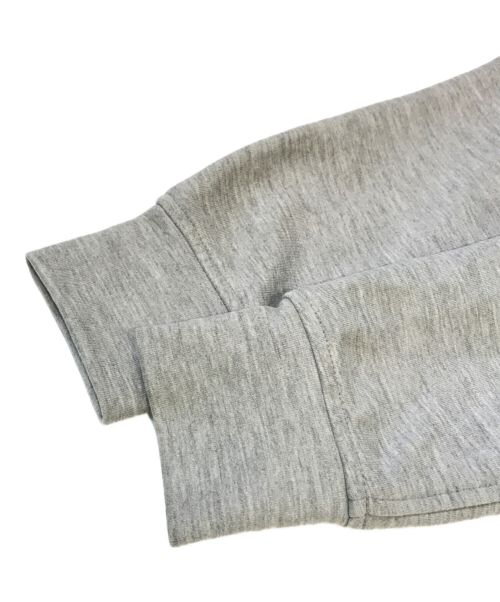 HERNO（ヘルノ）HERNO (ヘルノ) ウォーターレペレントナイロンダウン×スウェットハイブリッドジップフーディー　PI0612U120209010 グレー サイズ:44の古着・服飾アイテム