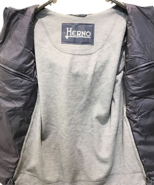 HERNO（ヘルノ）HERNO (ヘルノ) ウォーターレペレントナイロンダウン×スウェットハイブリッドジップフーディー　PI0612U120209010 グレー サイズ:44の古着・服飾アイテム