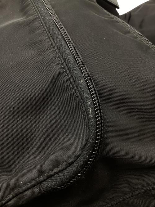 PRADA（プラダ）PRADA (プラダ) ナイロンショルダーバッグ ブラックの古着・服飾アイテム