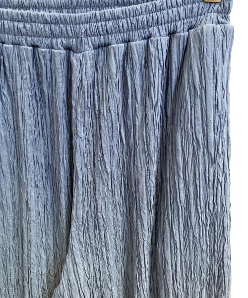 BEAUTY&YOUTH（ビューティーアンドユース）BEAUTY&YOUTH (ビューティーアンドユース) ランダムプリーツ加工パンツ ネイビー サイズ:Мの古着・服飾アイテム