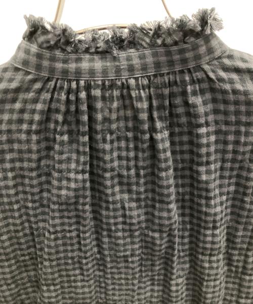 journal standard luxe（ジャーナルスタンダード ラックス）journal standard luxe (ジャーナルスタンダード ラックス) シャーリングチェック フリルパフブラウス チャコールグレー サイズ:フリーの古着・服飾アイテム