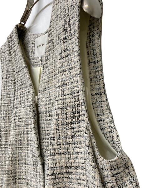 CADUNE（カデュネ）CADUNE (カデュネ) ツイードフレアベスト ホワイト サイズ:38の古着・服飾アイテム