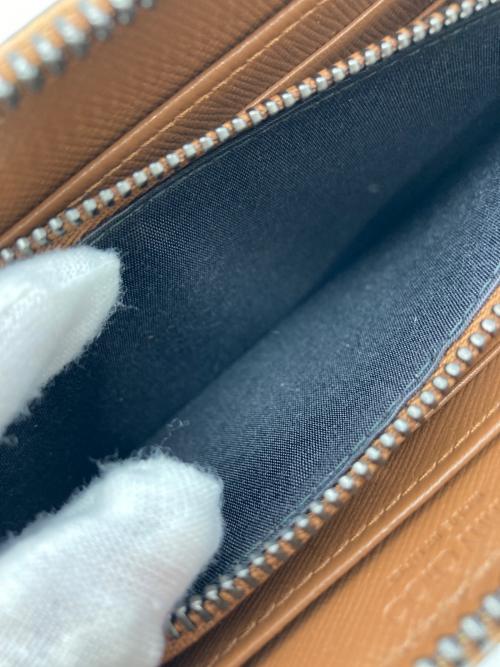 JIMMY CHOO（ジミーチュウ）JIMMY CHOO (ジミーチュウ) 長財布 ブラウンの古着・服飾アイテム