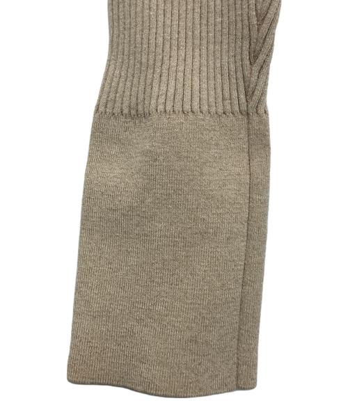 jacquemus（ジャックムス）jacquemus (ジャックムス) アシンメトリーニット ベージュ サイズ:38の古着・服飾アイテム