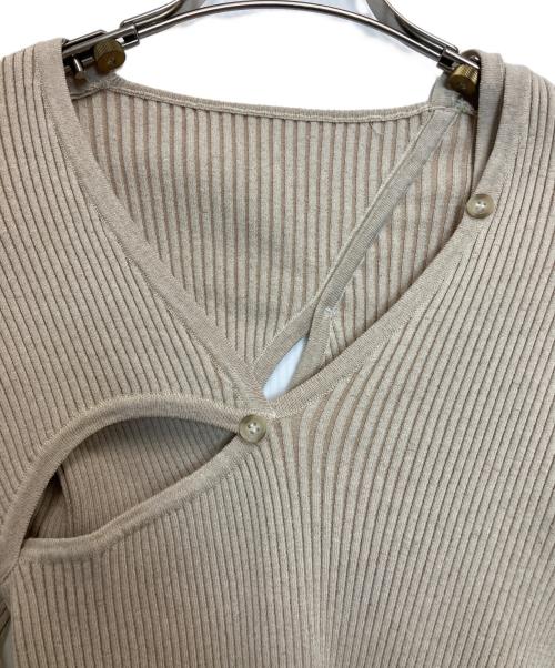 jacquemus（ジャックムス）jacquemus (ジャックムス) アシンメトリーニット ベージュ サイズ:38の古着・服飾アイテム