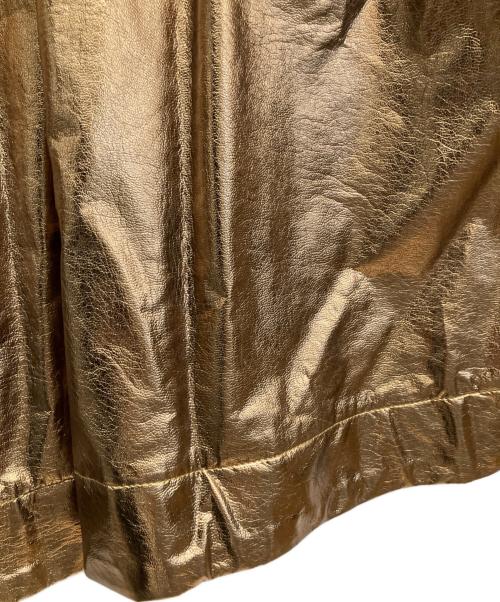 machatt（マチャット）machatt (マチャット) メタリックスカート ゴールド サイズ:フリー 未使用品の古着・服飾アイテム