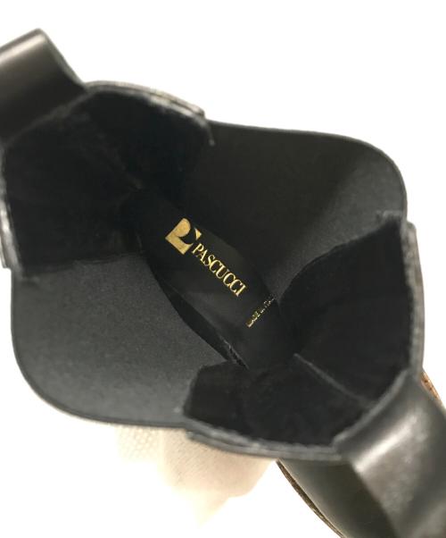 PASCUCCI（パスクッチ）PASCUCCI (パスクッチ) ラウンドトウサイドゴアショートブーツ ブラック サイズ:37の古着・服飾アイテム