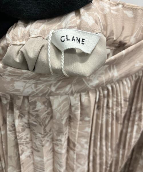 CLANE（クラネ）CLANE (クラネ) FLOWING FLOWER SKIRT ベージュ 未使用品の古着・服飾アイテム