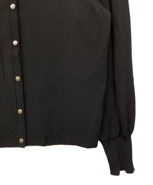 M-PREMIER（エムプルミエ）M-PREMIER (エムプルミエ) ドットボタンギャザースリーブカーディガン ブラック サイズ:38の古着・服飾アイテム