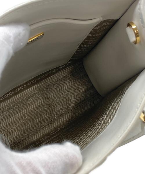 PRADA（プラダ）PRADA (プラダ) 2WAYショルダーバッグ ホワイトの古着・服飾アイテム