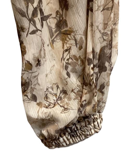 heliopole（エリオポール）heliopole (エリオポール) DEVEAUX CHIFFON FRILL BLOUSE ベージュ サイズ:38 未使用品の古着・服飾アイテム